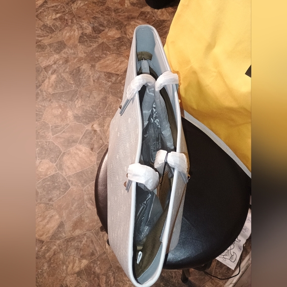 MCM Misty Gray Visetos Medium Tote - Picture 2 of 10